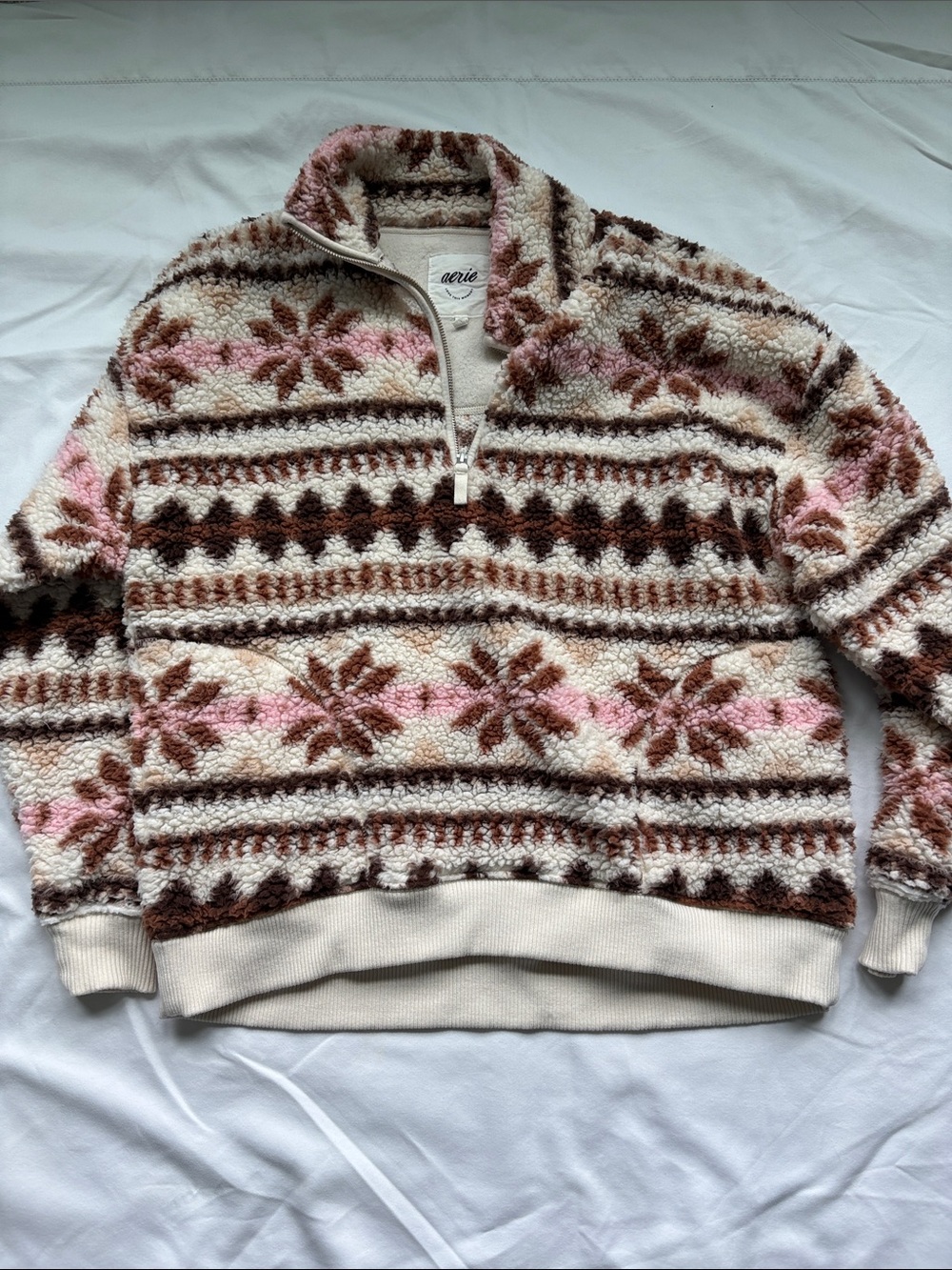 aerie Women’s Overisized Cozy Zip-Up Sherpa Sweater in Cream, Brown & Pink